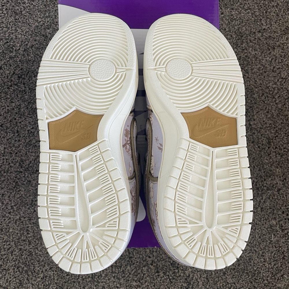 Nike Brown and White Sneakers with Classic Dunk Silhouette - Picture 7 of 9